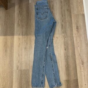 Levi's Straight-Leg Women's Distressed Jeans in Medium Blue Denim